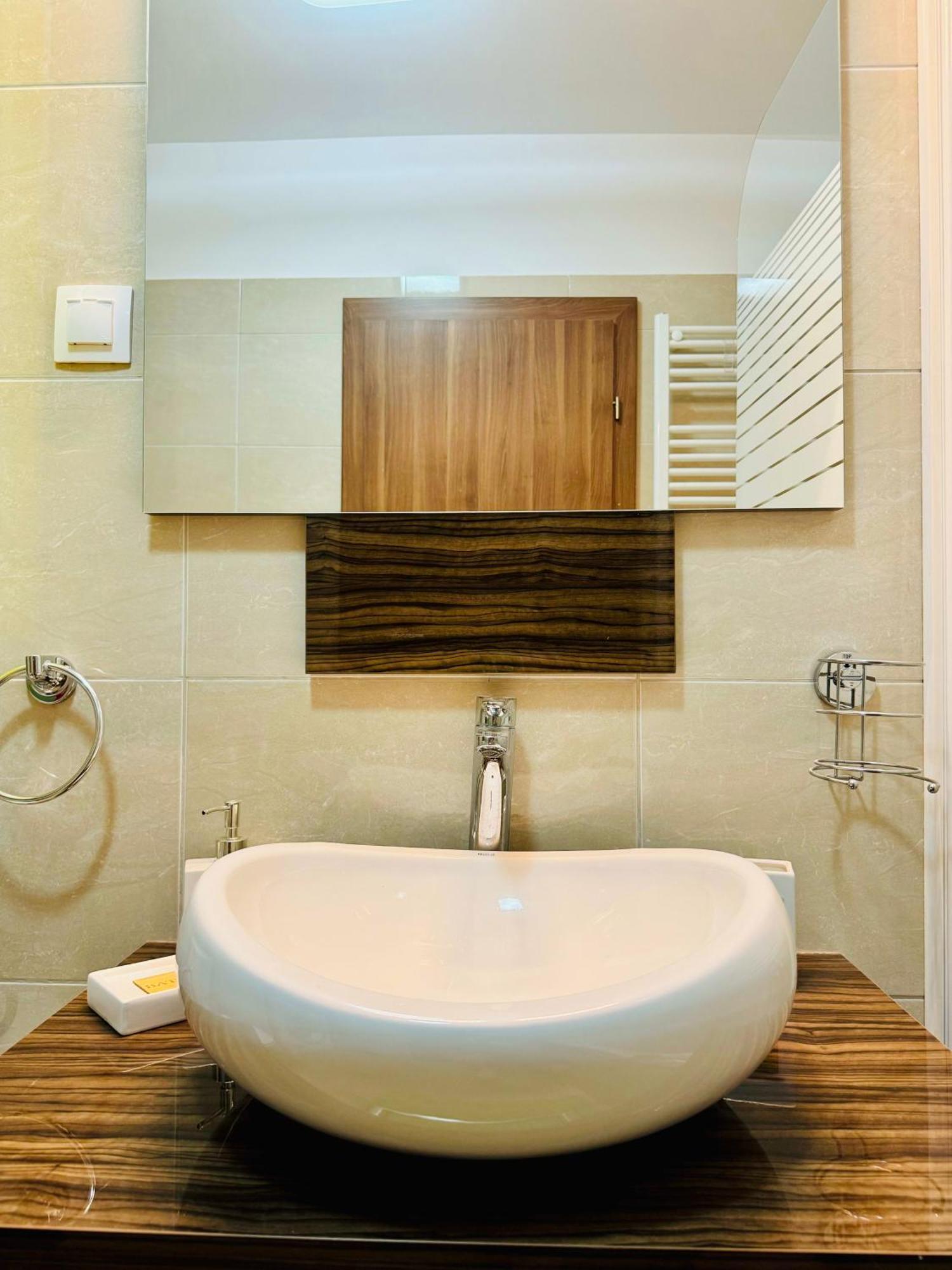 Joy City Stay Forest 84 Timişoara Extérieur photo